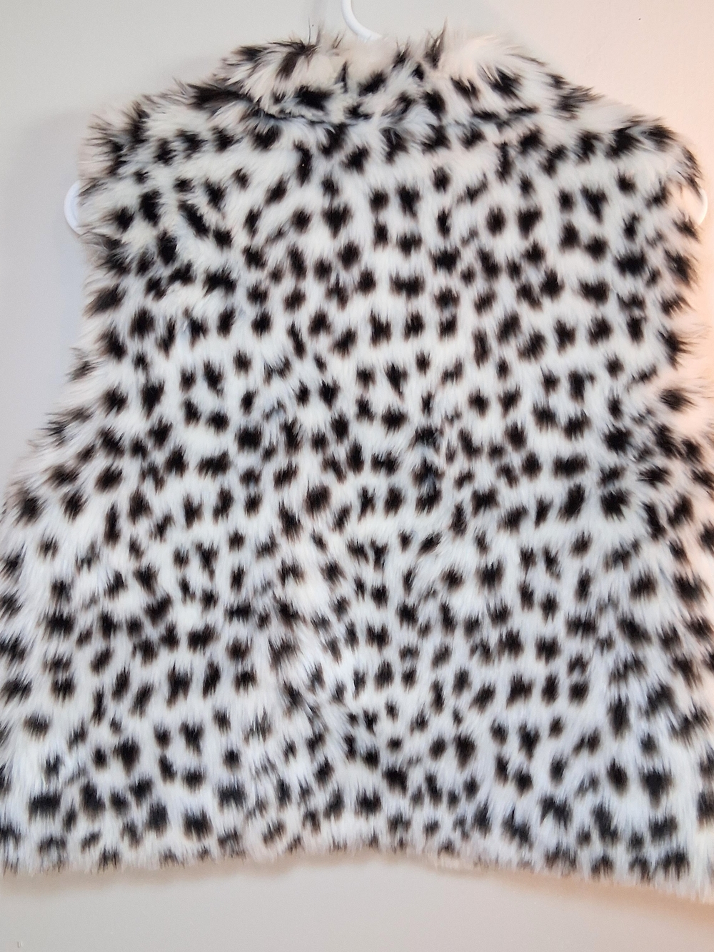 Lord & Taylor Womens' Faux Fur Leopard Print Vest - White & Black Size Small - Picture 5 of 5